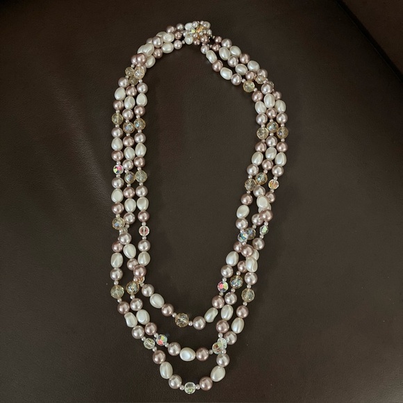 Vintage three-strand necklace. Cream & rose gold pearls & crystal & amber beads - Picture 4 of 7